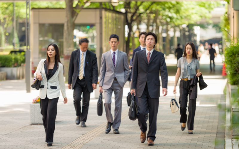 Japão estabelece meta para aumentar a proporção de mulheres executivas em empresas importantes até 2030