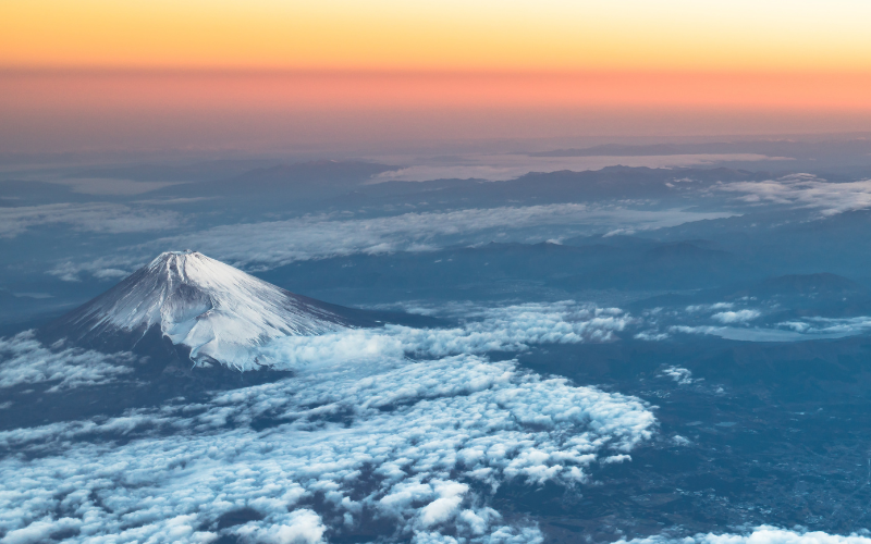Devido à superlotação trilha que leva ao topo do Monte Fuji poderá limitar número de caminhantes