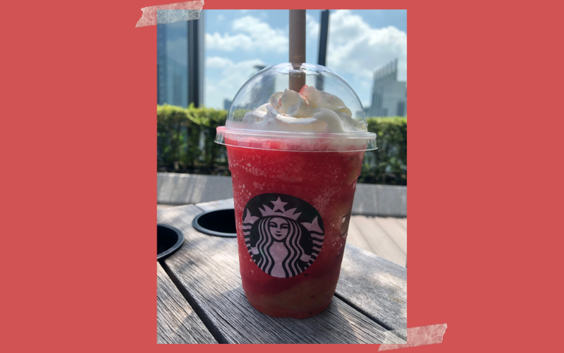 Experimentando o primeiro Frappuccino de melancia da Starbucks Japan!