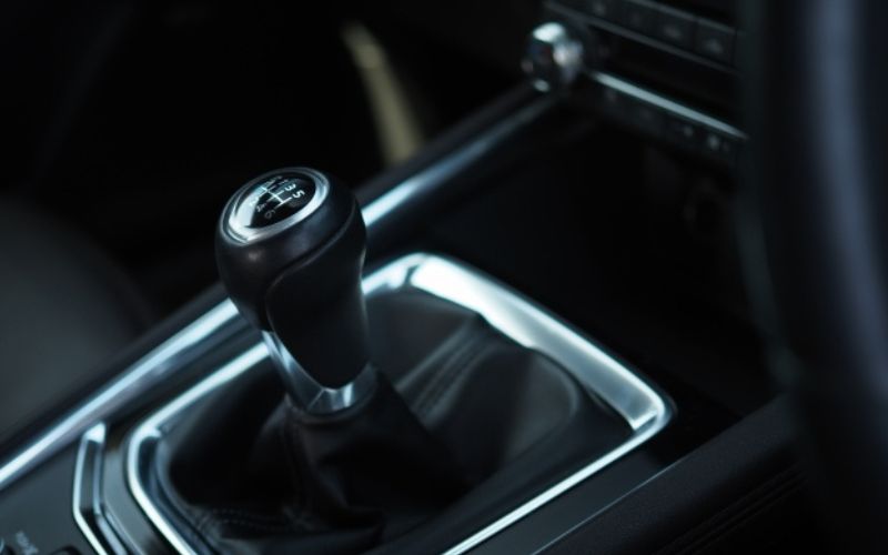 motorista causa acidente