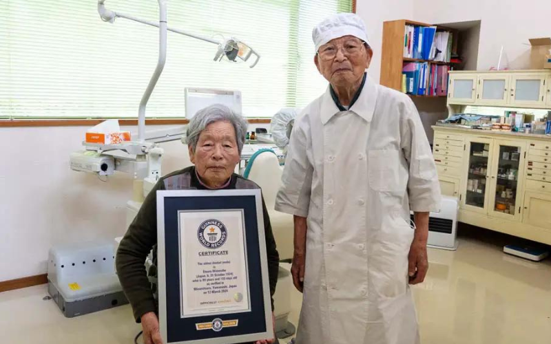 Japonês de 99 anos é o dentista mais velho do mundo!
