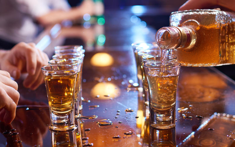 Pilotos da JAL causam atraso de mais de 3 horas após consumo de álcool